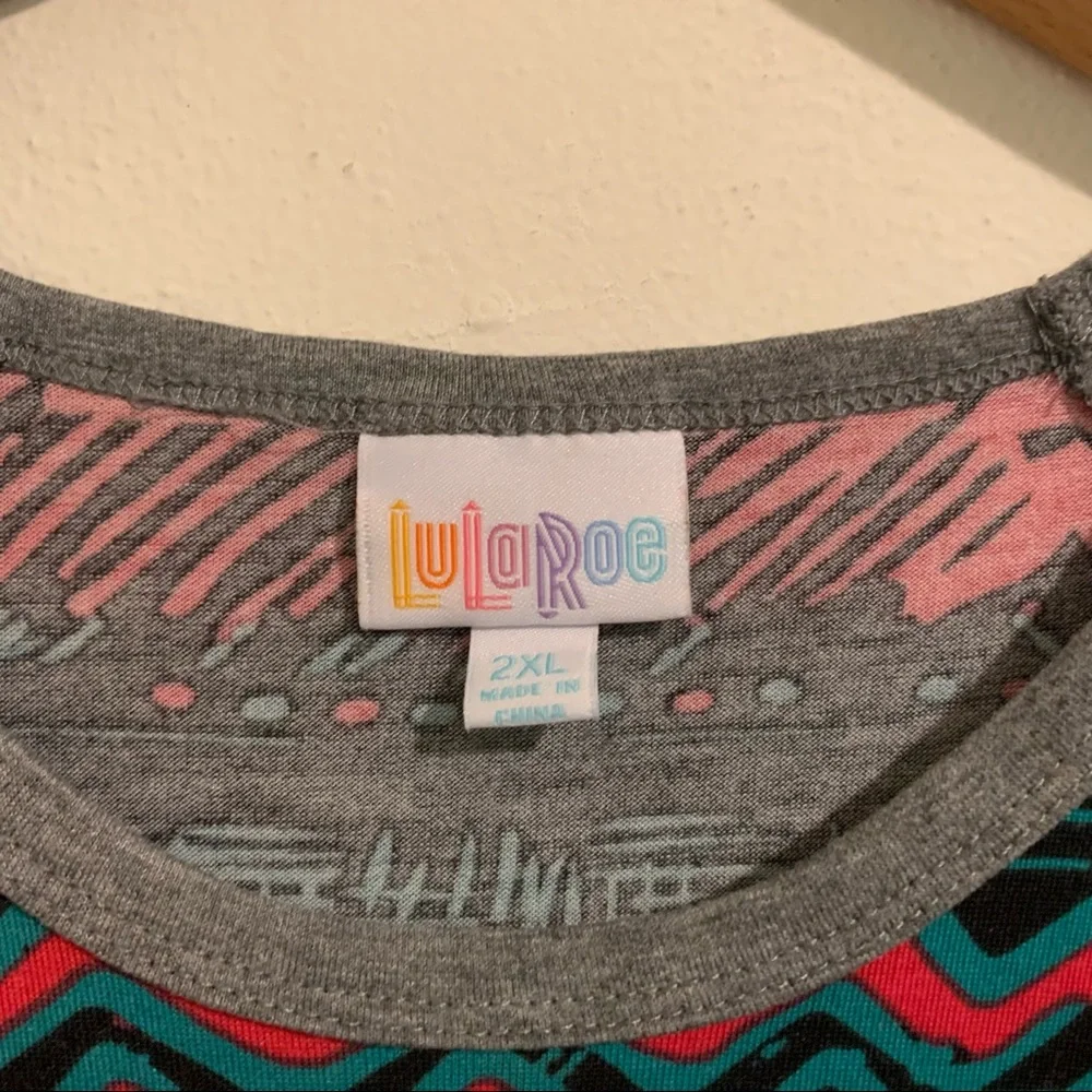 LulaRoe Randy Top - Picture 3 of 4